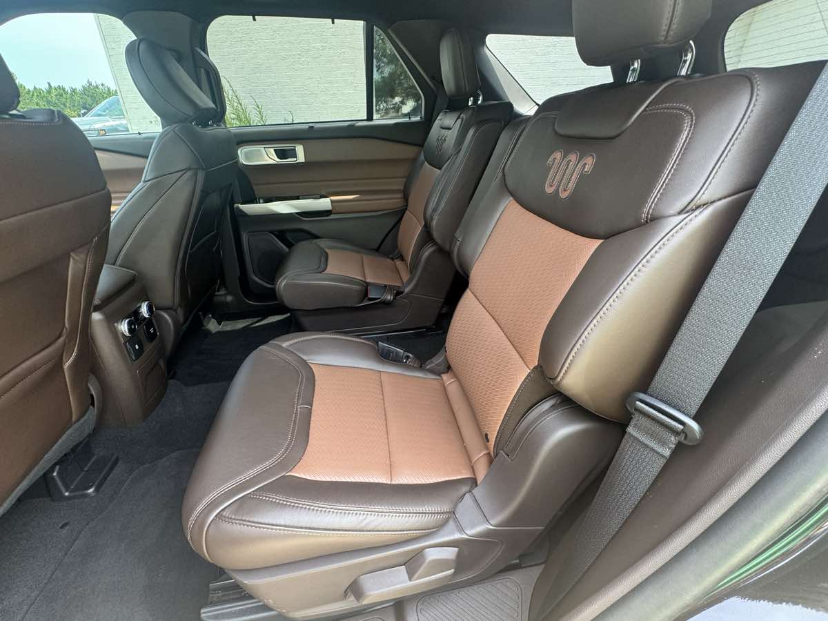 Photo 8 of this Ford Explorer