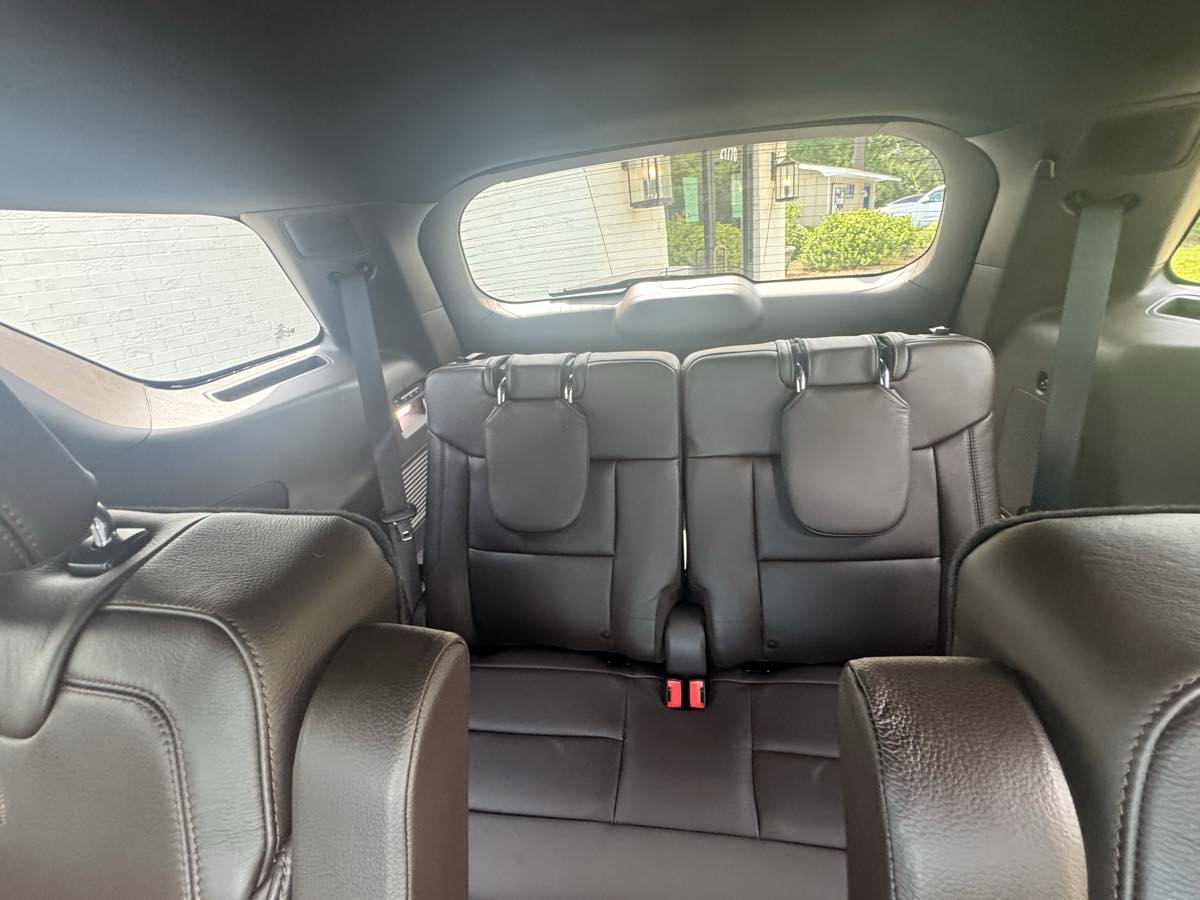 Photo 11 of this Ford Explorer