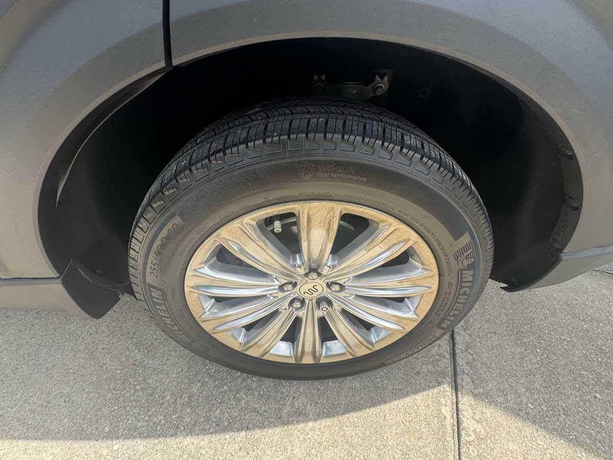 Photo 36 of this Ford Explorer