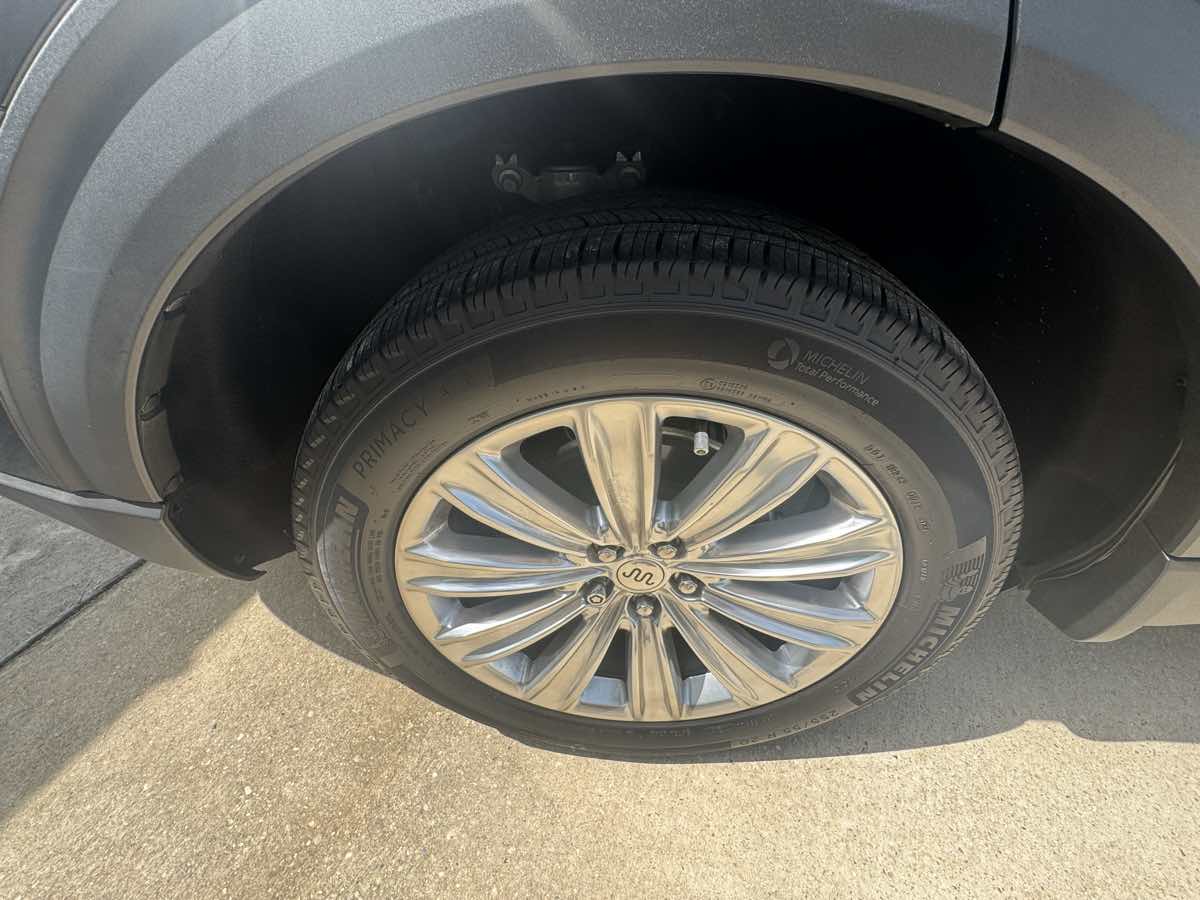 Photo 37 of this Ford Explorer
