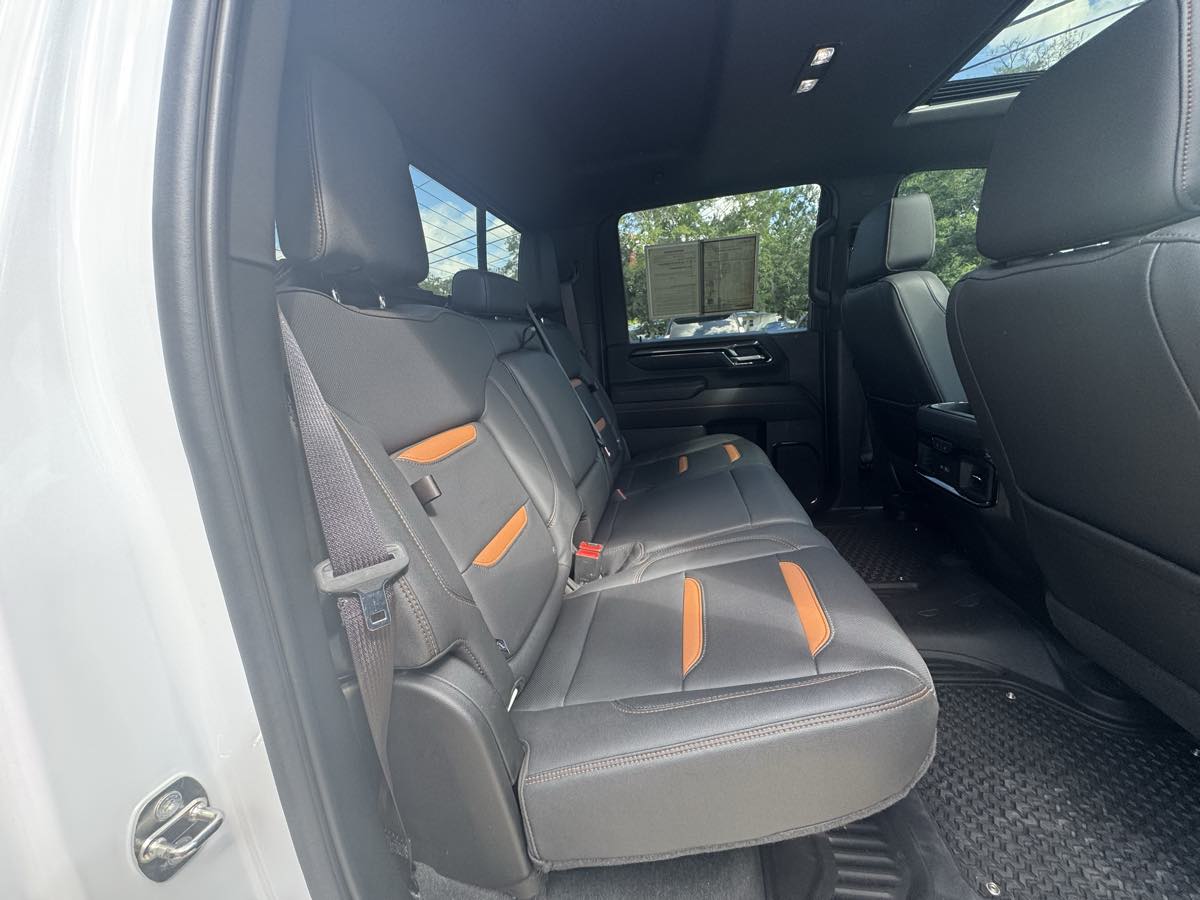 2024 GMC Sierra 2500HD AT4 - Photo 10