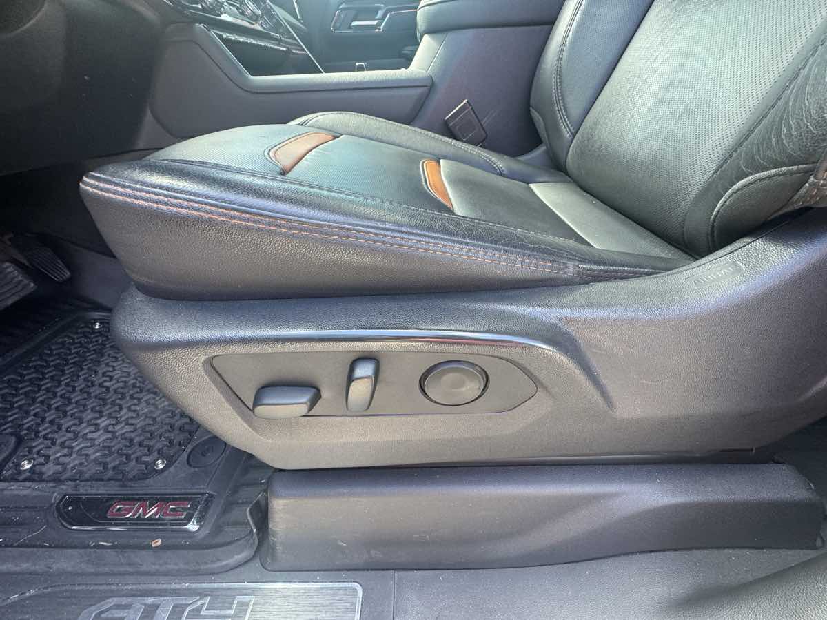 2024 GMC Sierra 2500HD AT4 - Photo 12