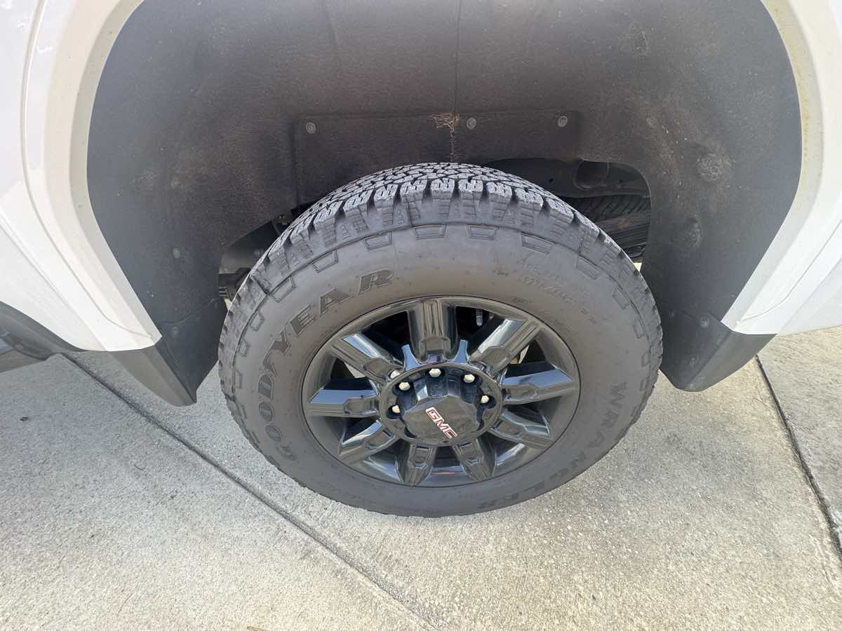 2024 GMC Sierra 2500HD AT4 - Photo 30