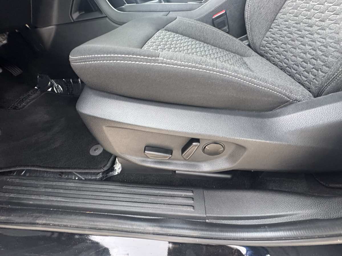 Photo 11 of this Ford Ranger