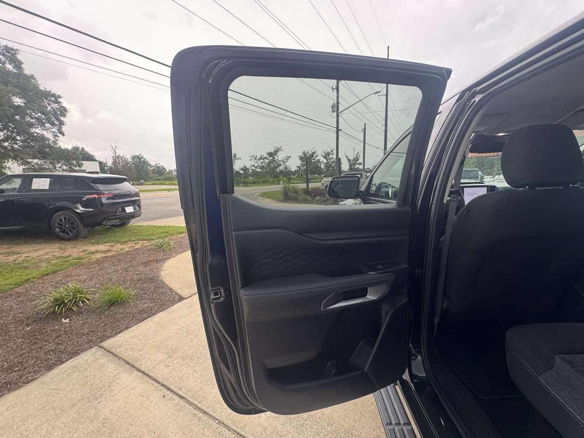 Photo 24 of this Ford Ranger