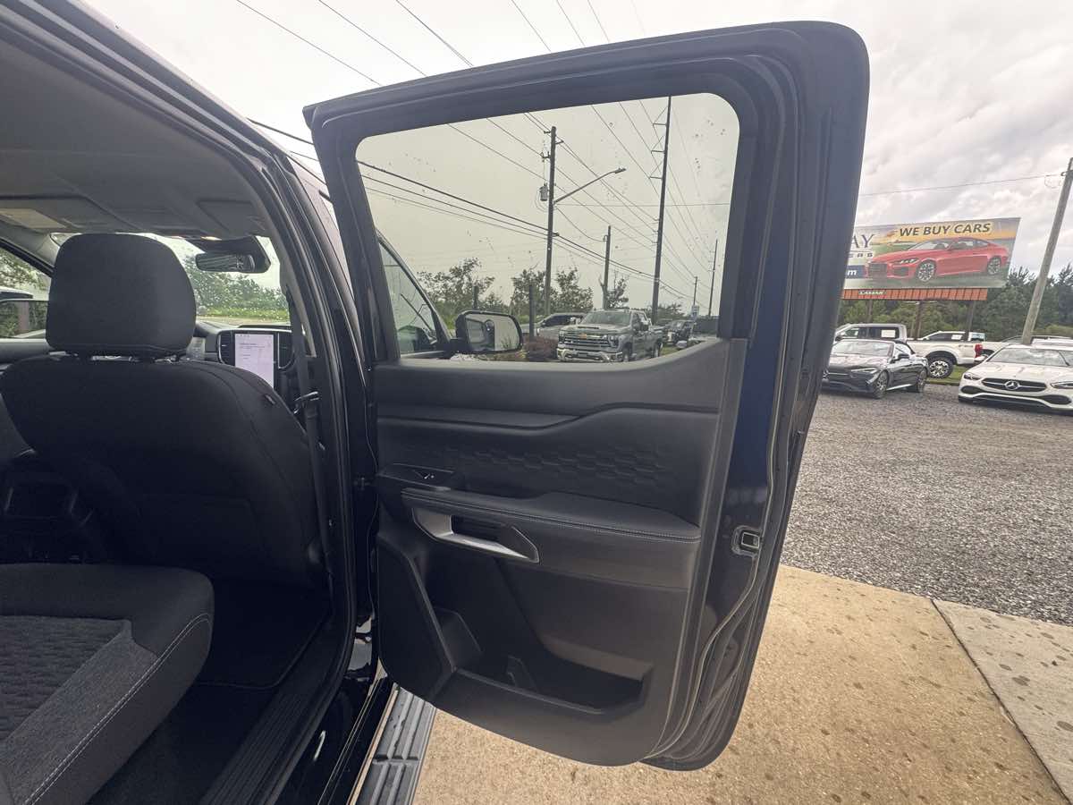 Photo 26 of this Ford Ranger