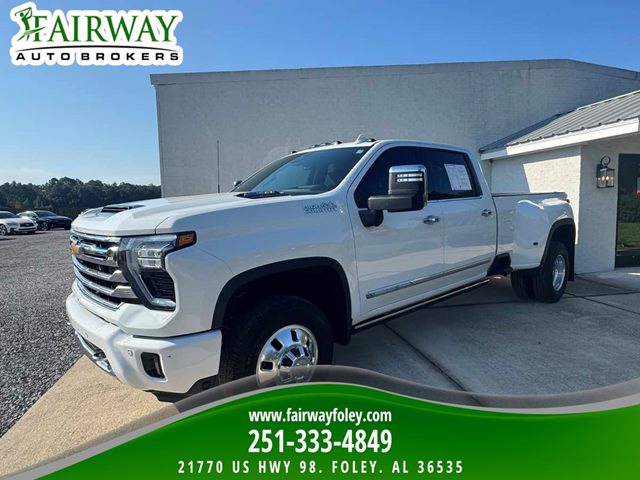 Summit White 2025 Chevrolet Silverado 3500HD Pickup Truck Four-Wheel Drive Automatic