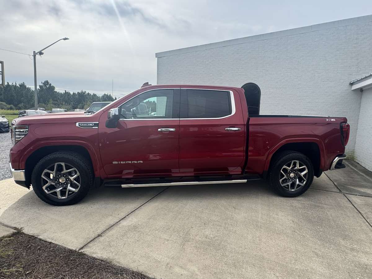 Photo 2 of this GMC Sierra 1500