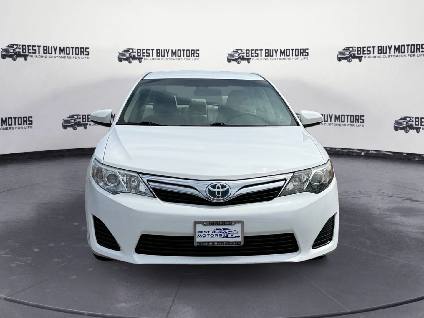 2014 Toyota Camry Hybrid LE photo 2