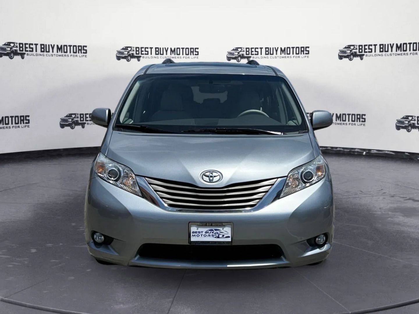 2011 Toyota Sienna XLE Premium photo 2