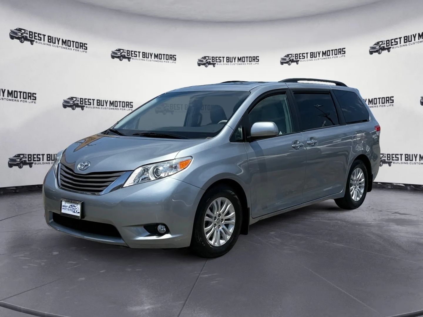 2011 Toyota Sienna XLE Premium photo 3