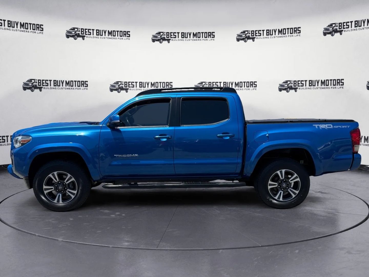 2016 Toyota Tacoma TRD Sport photo 4