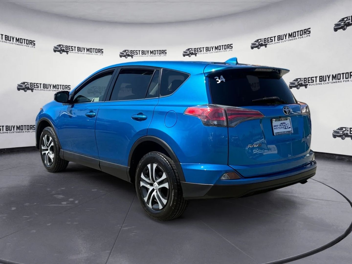 2018 Toyota RAV4 LE Sport photo 4