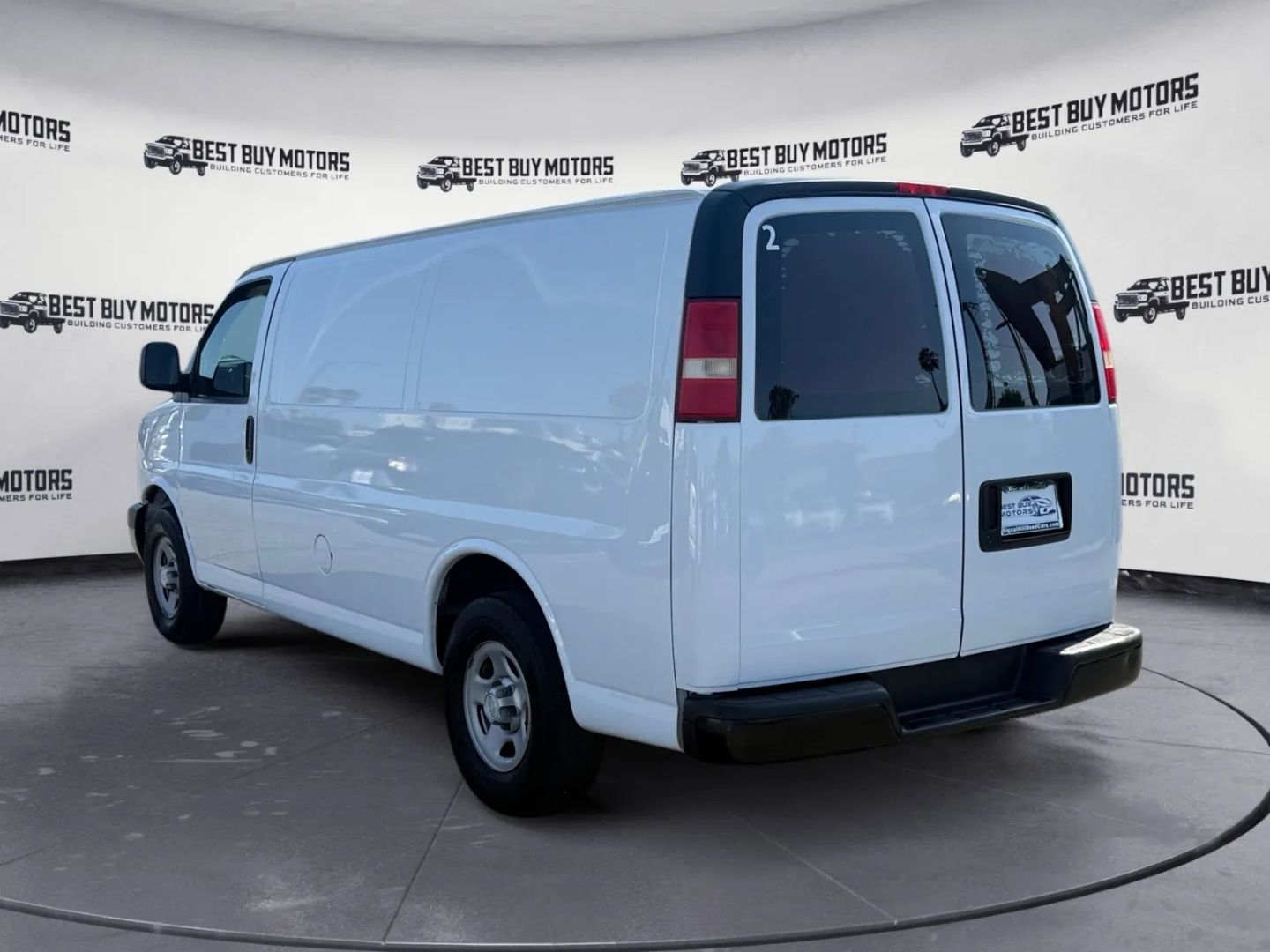2007 Chevrolet Express Cargo Van 1500 photo 2