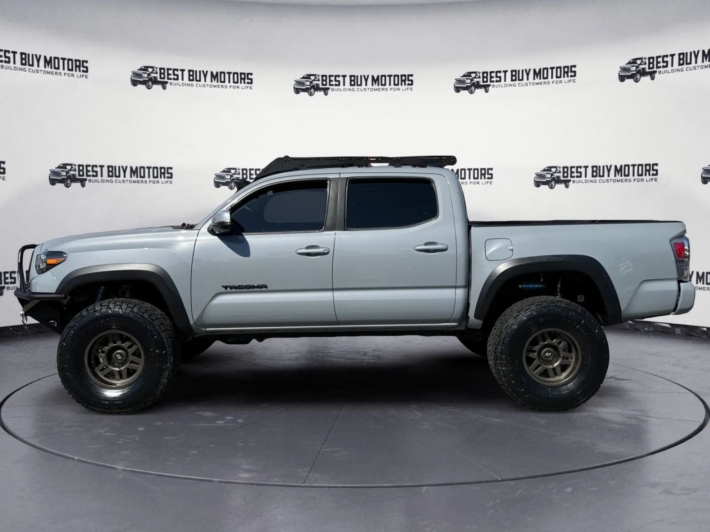 2020 Toyota Tacoma Double Cab TRD Off-Road photo 2