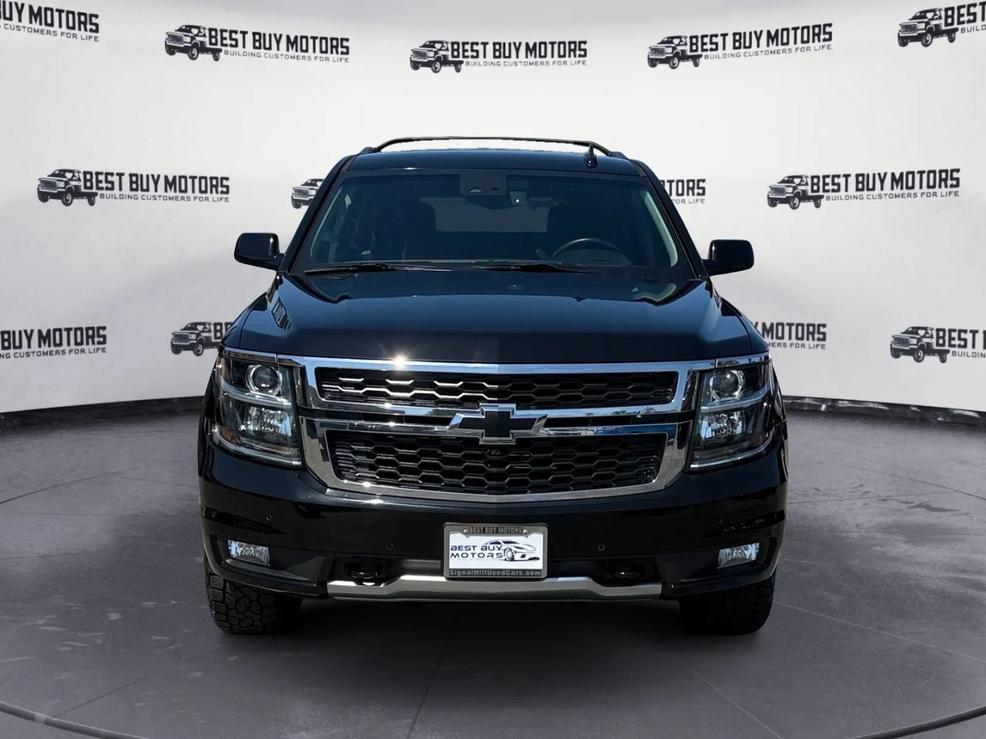 2017 Chevrolet Tahoe LT Z71 photo 2