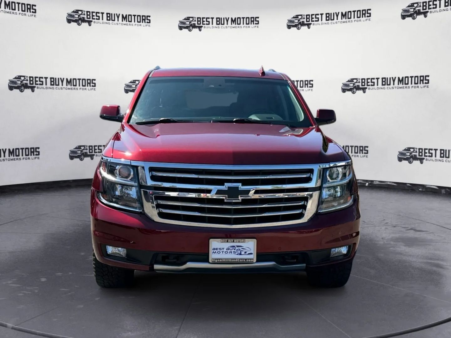 2019 Chevrolet Tahoe LT photo 2