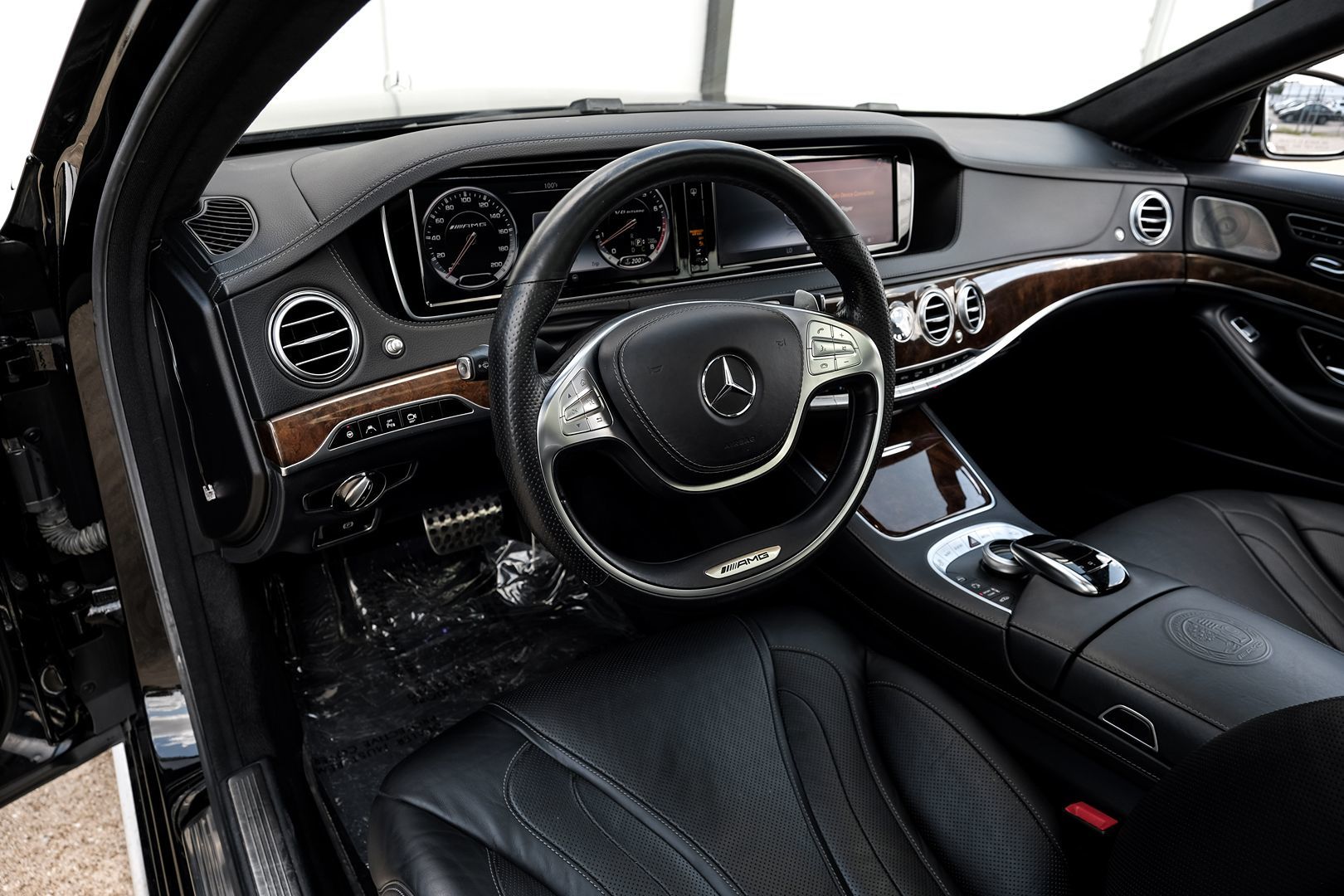 2015 Mercedes Benz S 63 AMG 4MATIC photo 3