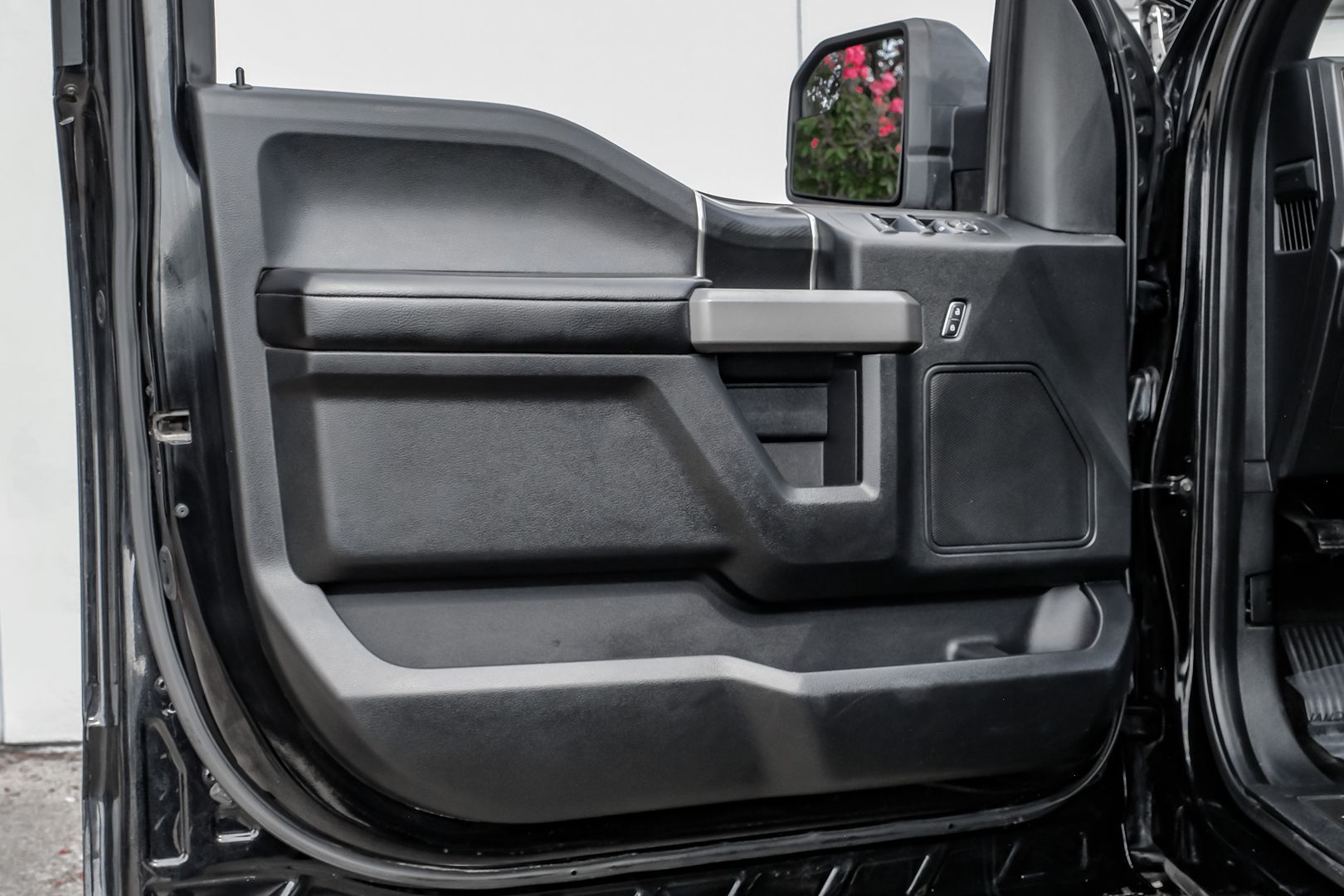 2018 Ford F-150 Raptor photo 38