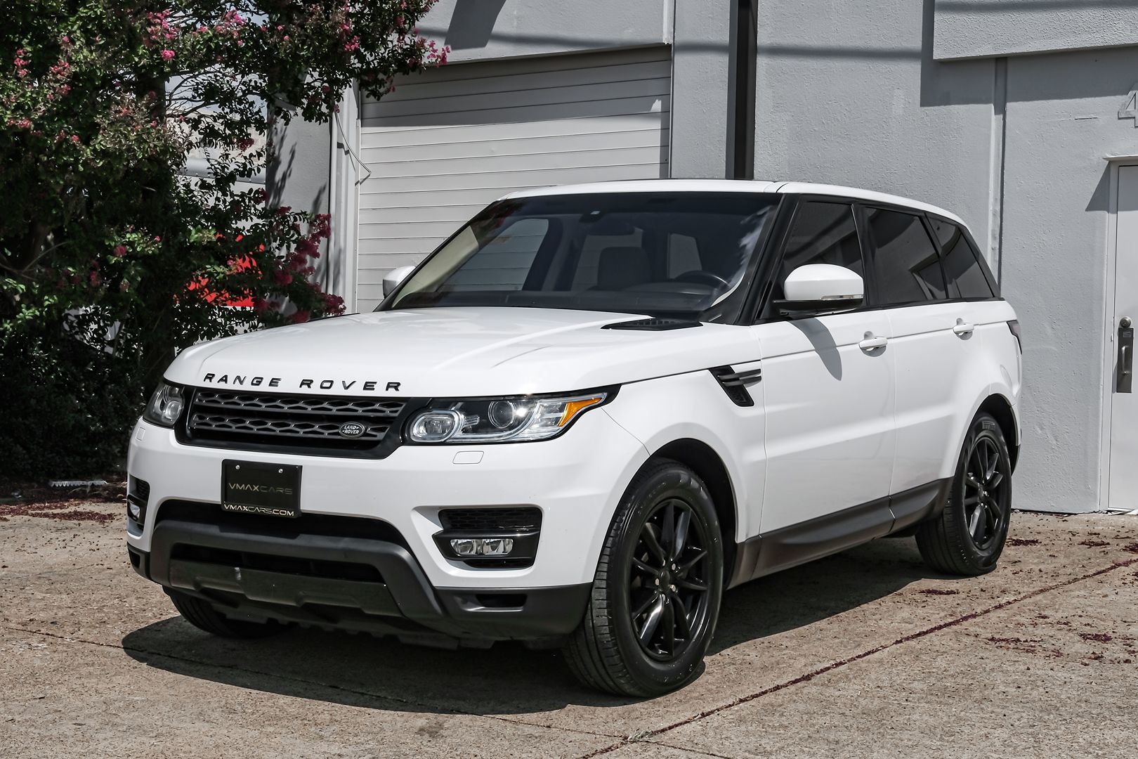 2016 Land Rover Range Rover Sport SE photo 3