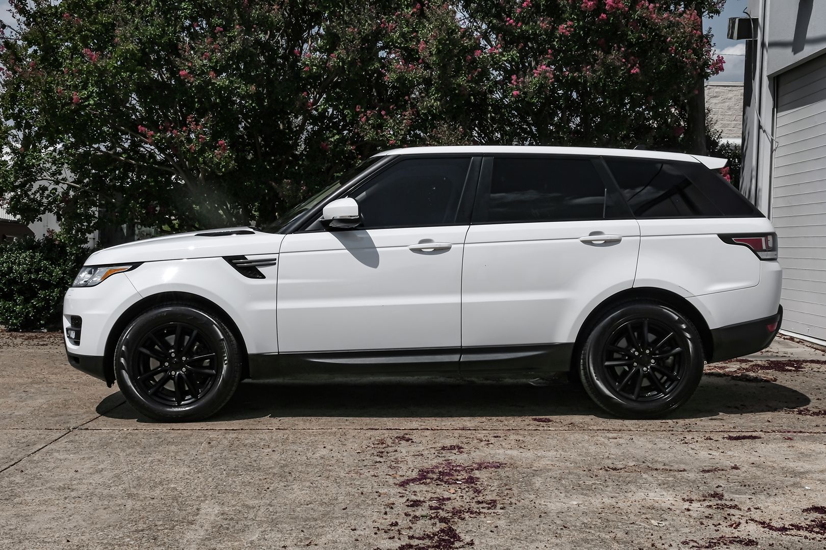 2016 Land Rover Range Rover Sport SE photo 13