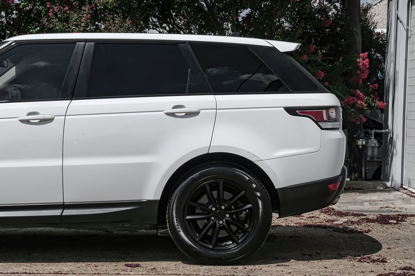 2016 Land Rover Range Rover Sport SE photo 15