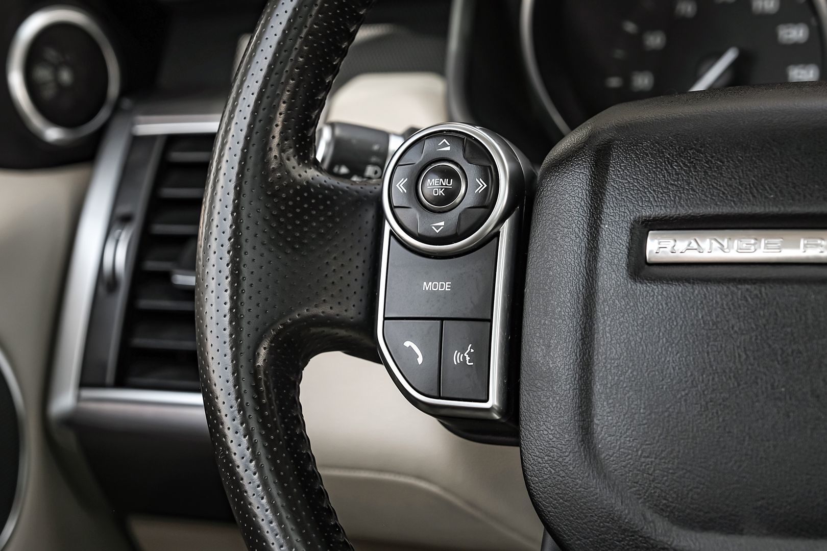 2016 Land Rover Range Rover Sport SE photo 20