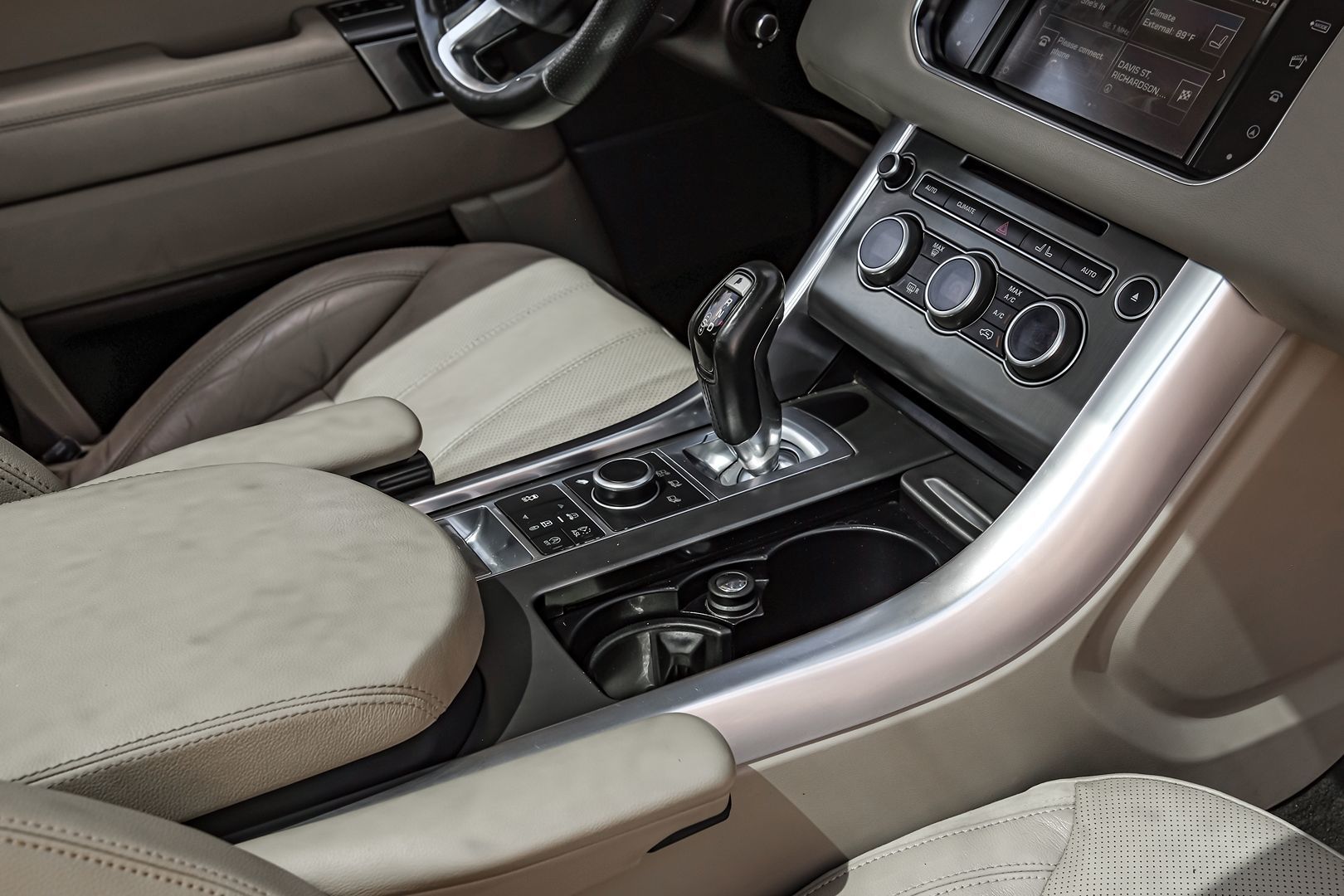 2016 Land Rover Range Rover Sport SE photo 26