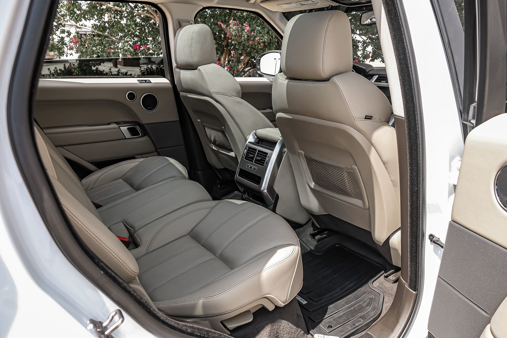 2016 Land Rover Range Rover Sport SE photo 43
