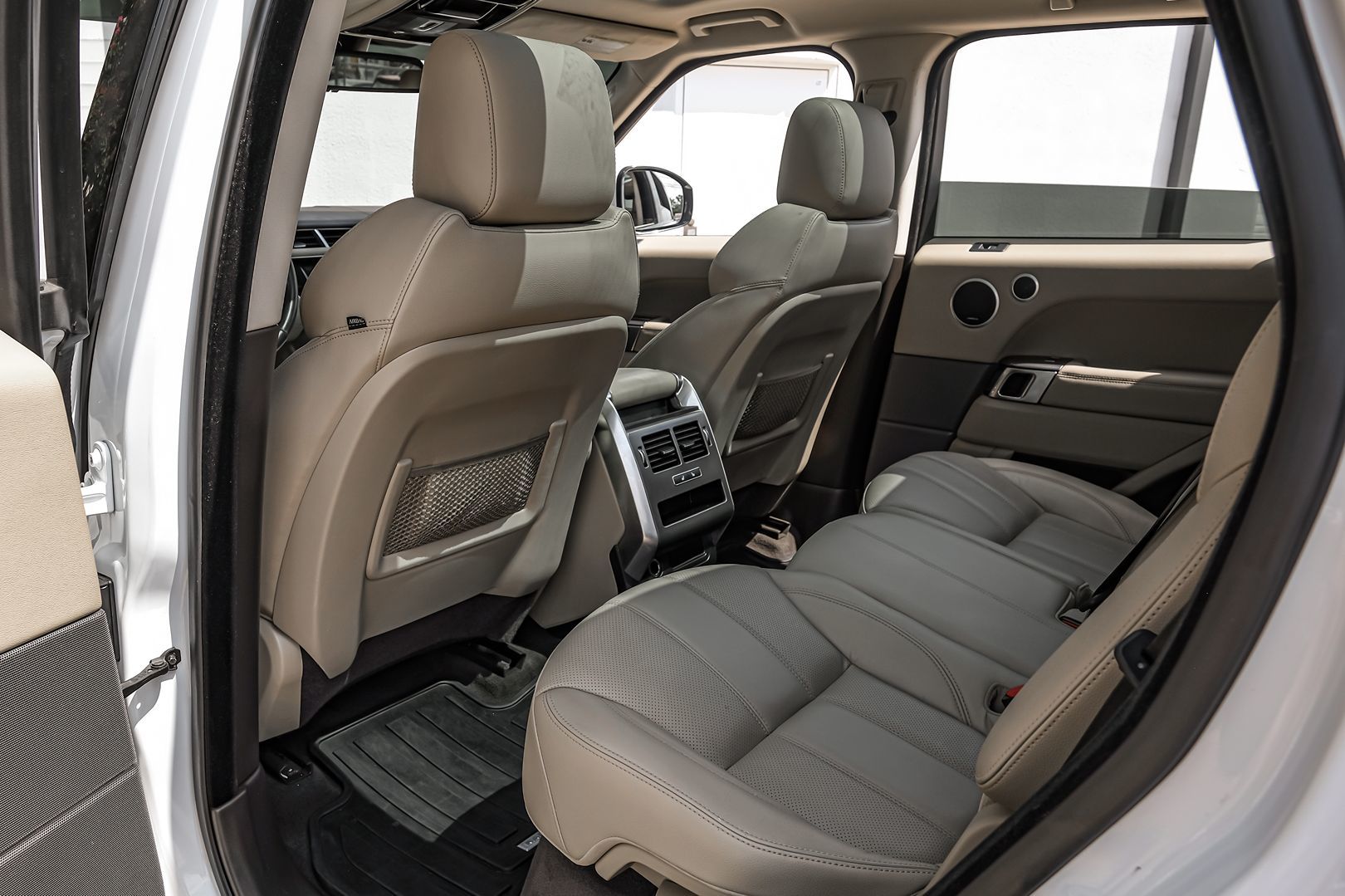 2016 Land Rover Range Rover Sport SE photo 44