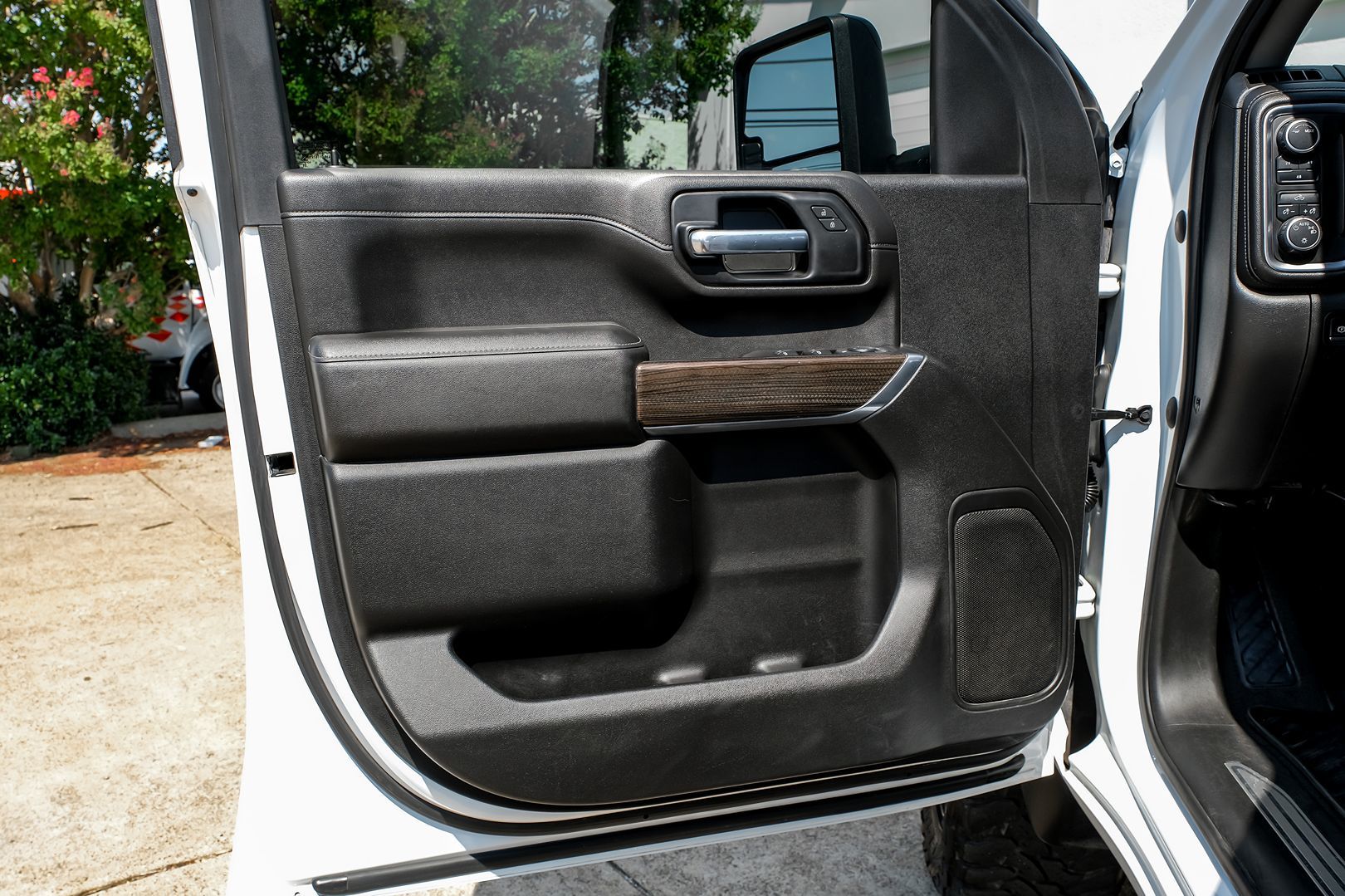 2020 Chevrolet Silverado 2500HD LT photo 33