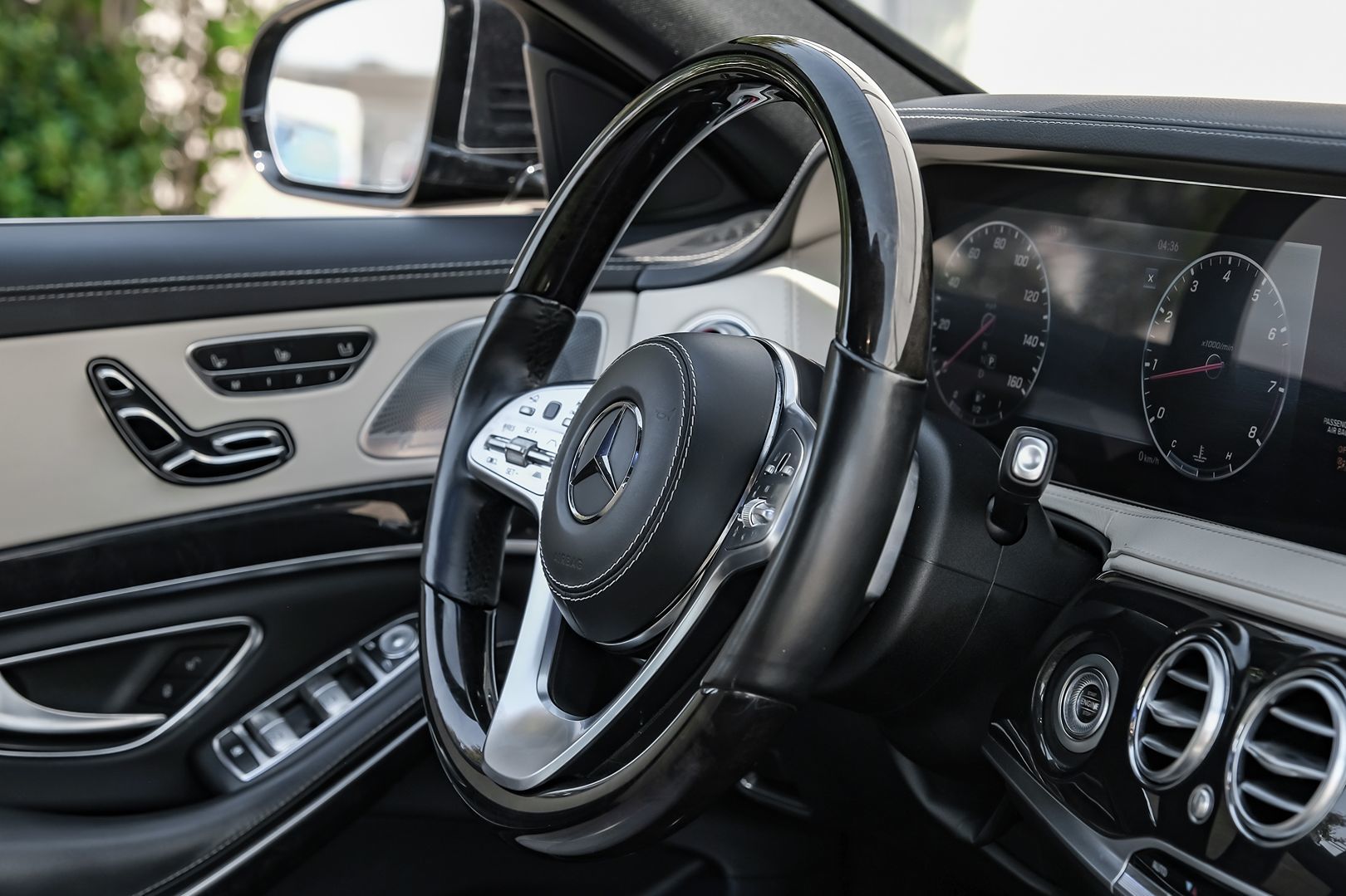 2018 Mercedes Benz S 560 photo 16