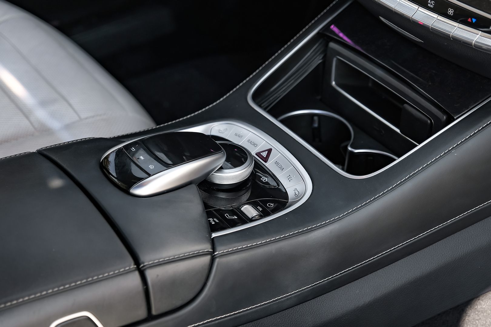 2018 Mercedes Benz S 560 photo 23
