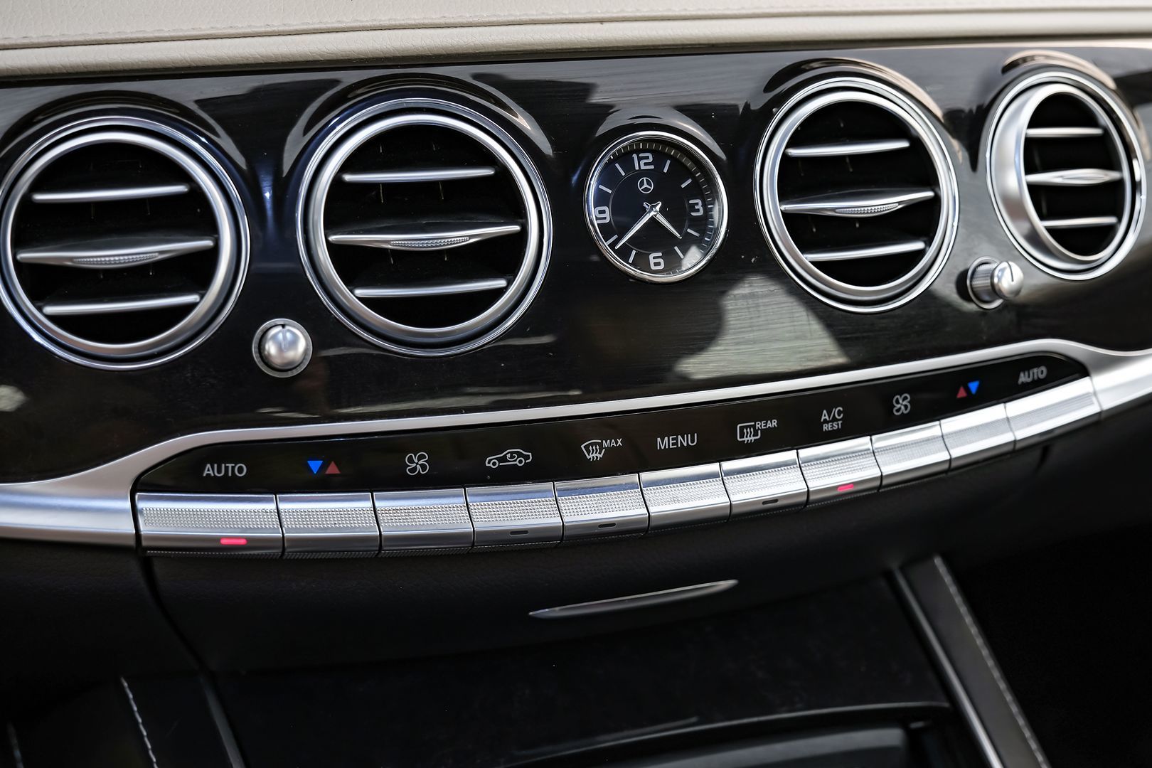 2018 Mercedes Benz S 560 photo 27