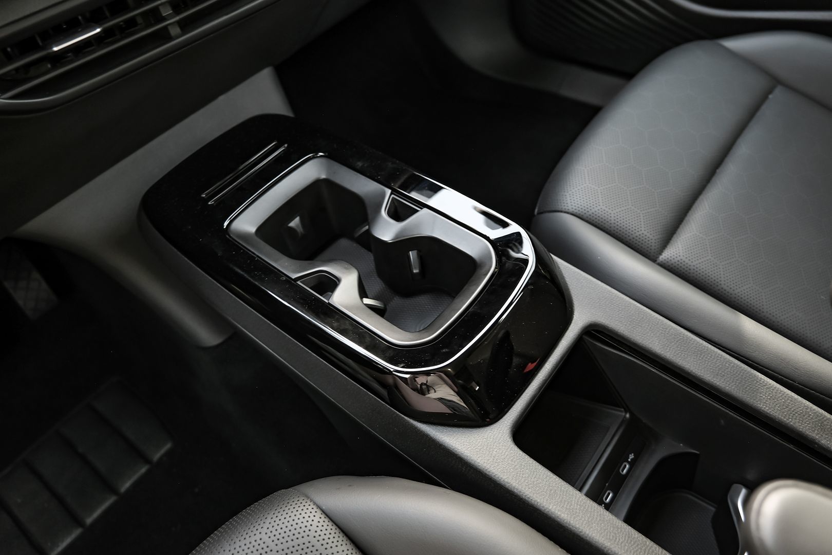 2021 Volkswagen ID.4 Pro S photo 25