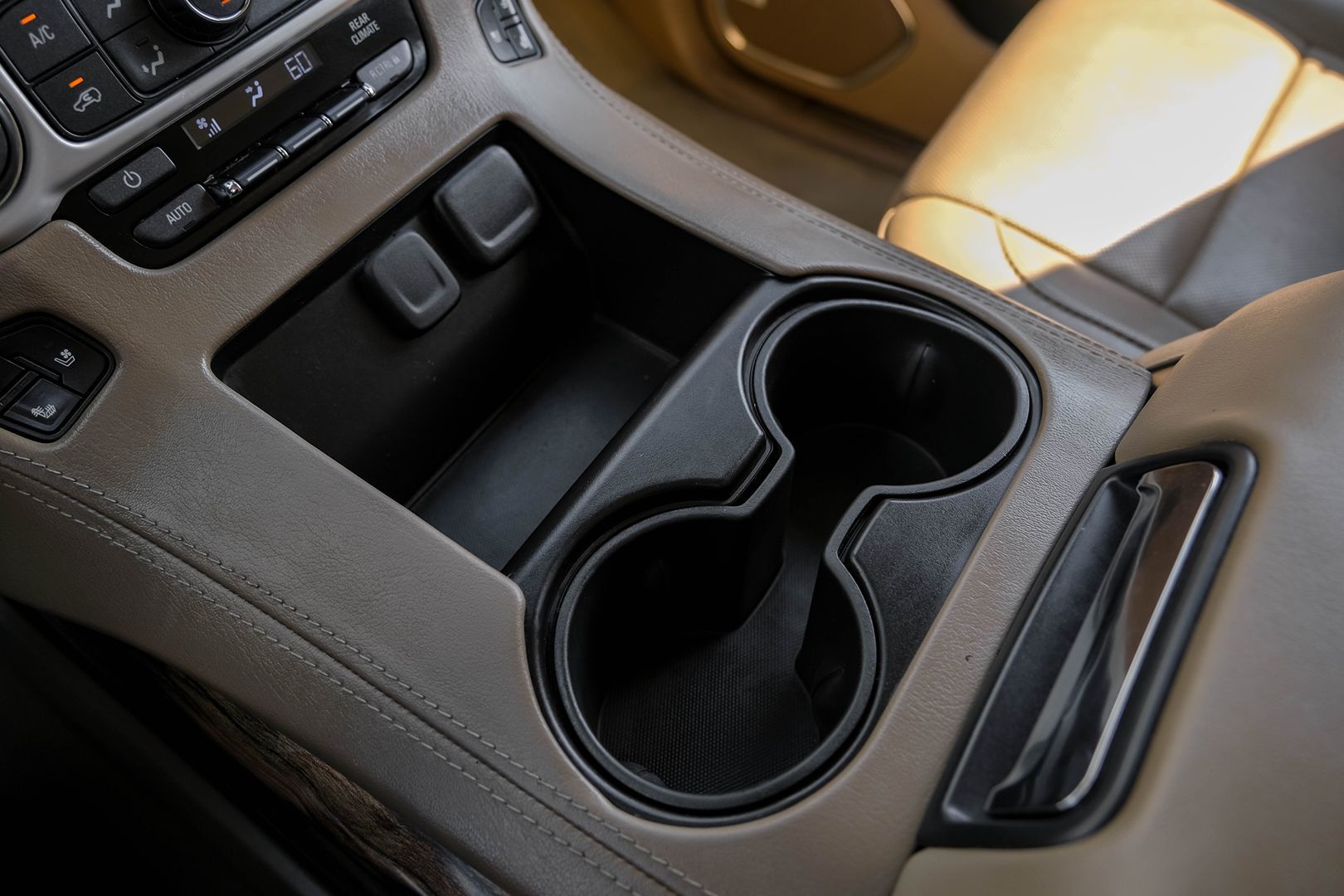 2018 GMC Yukon SLT - Photo 24