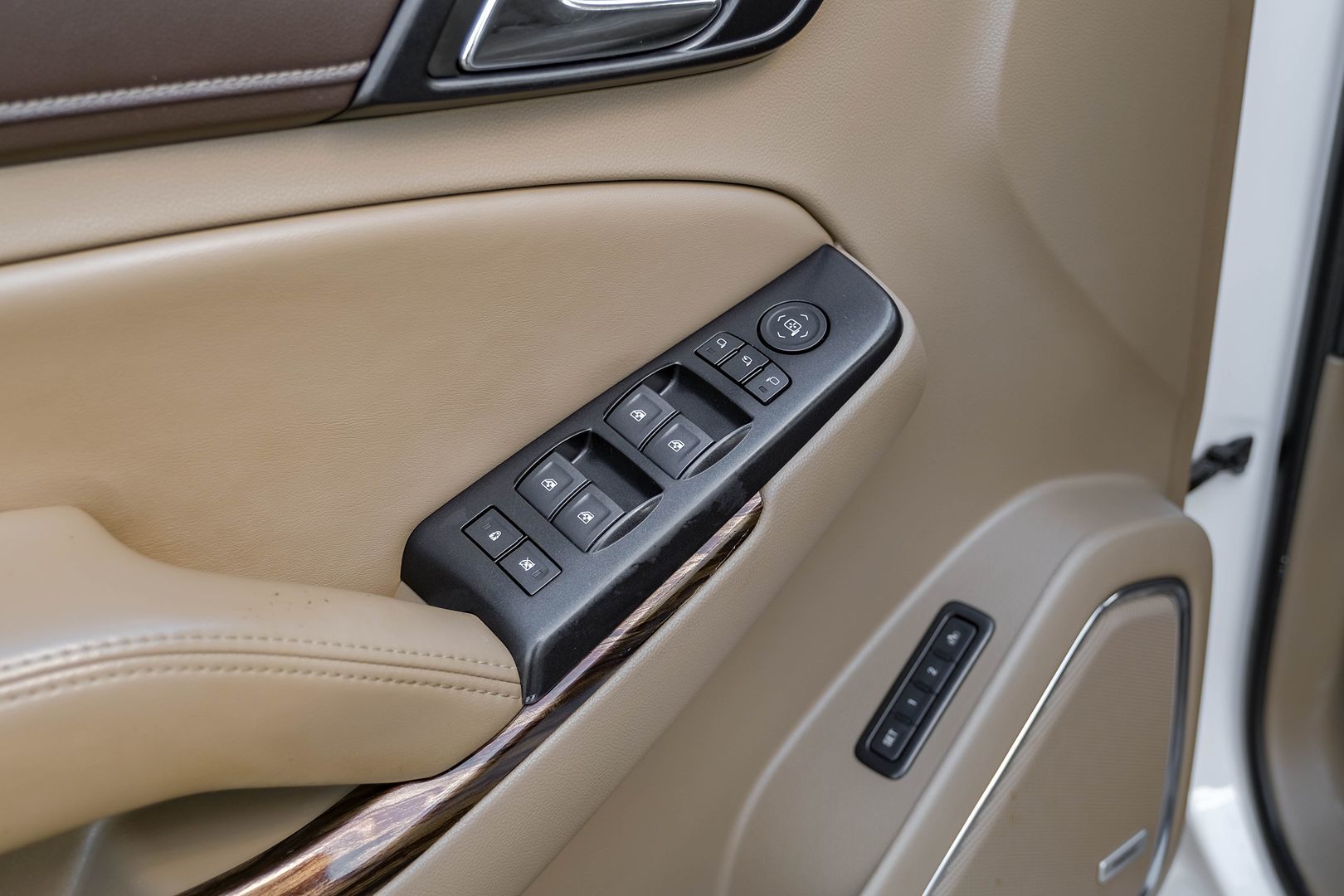 2018 GMC Yukon SLT - Photo 40