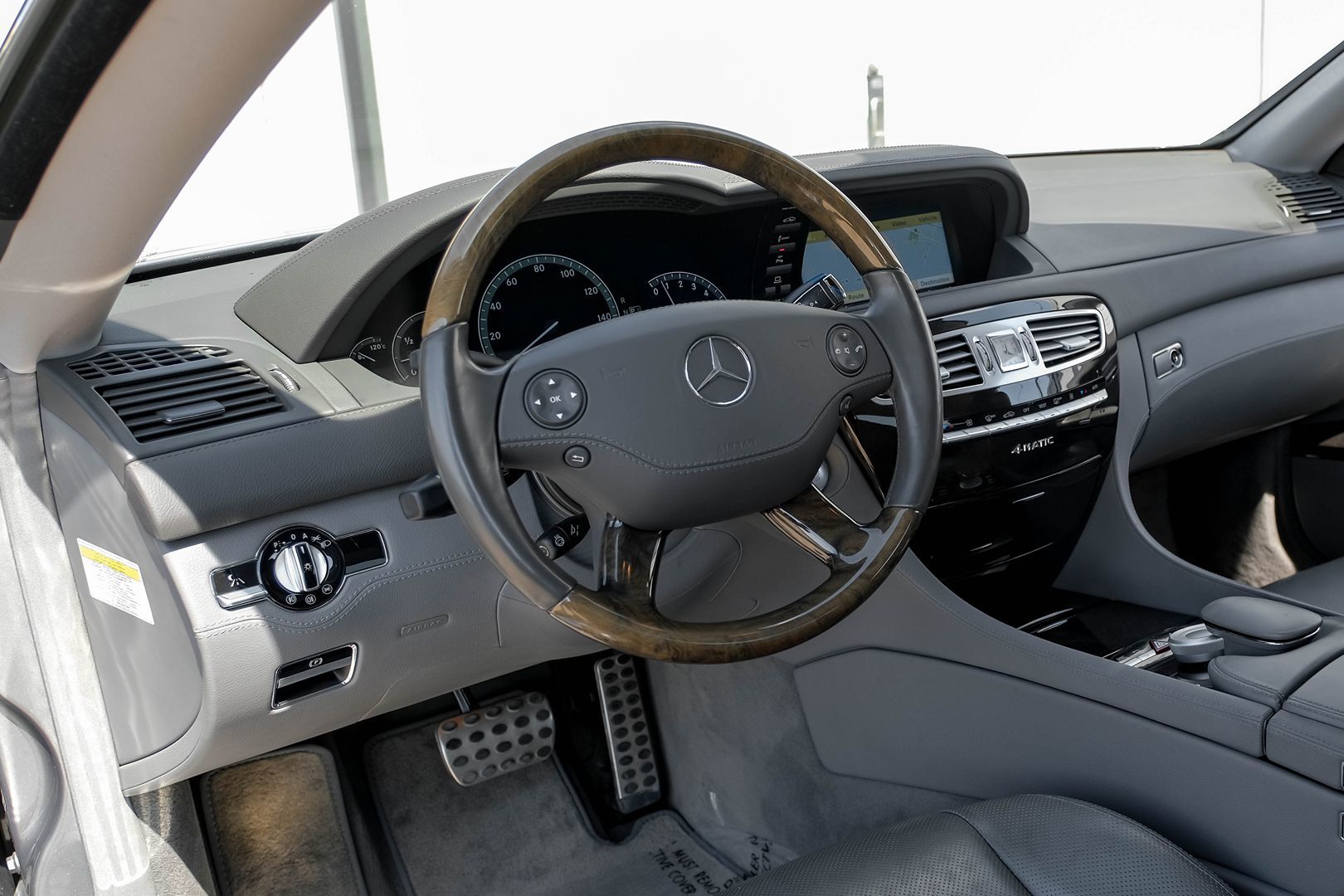 2010 Mercedes Benz CL 550 4MATIC photo 9