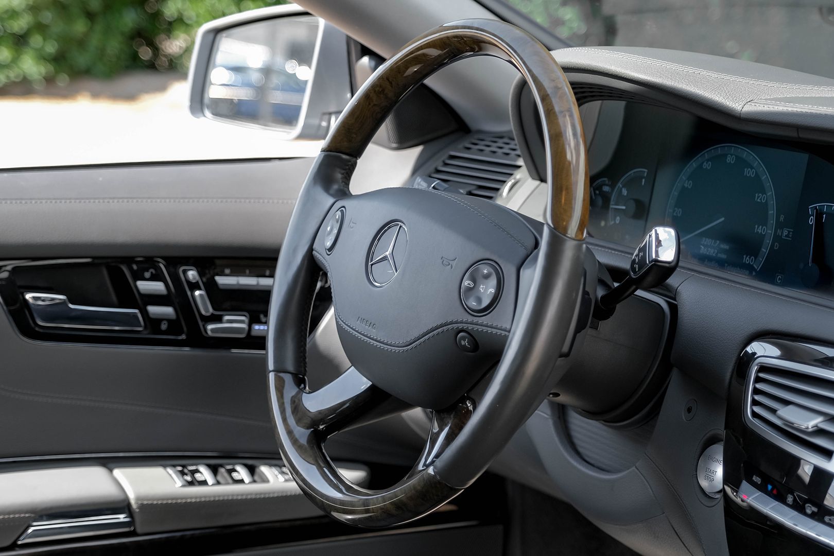 2010 Mercedes Benz CL 550 4MATIC photo 10
