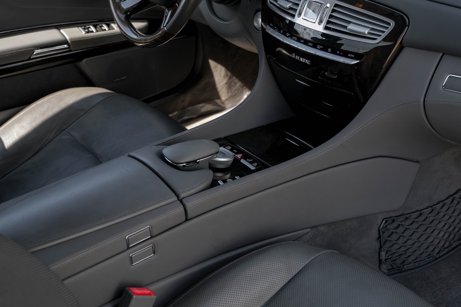 2010 Mercedes Benz CL 550 4MATIC photo 19