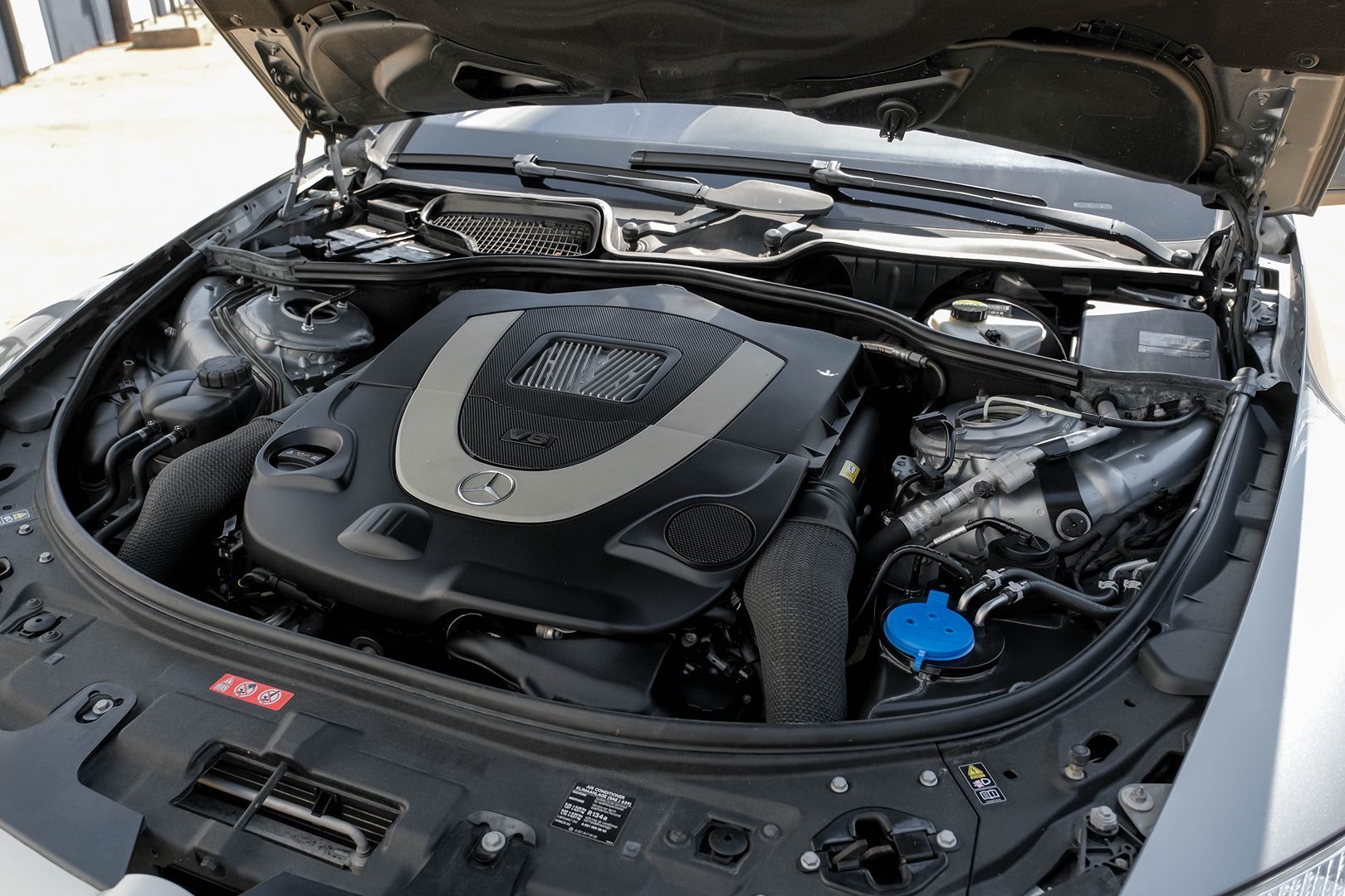 2010 Mercedes Benz CL 550 4MATIC photo 40