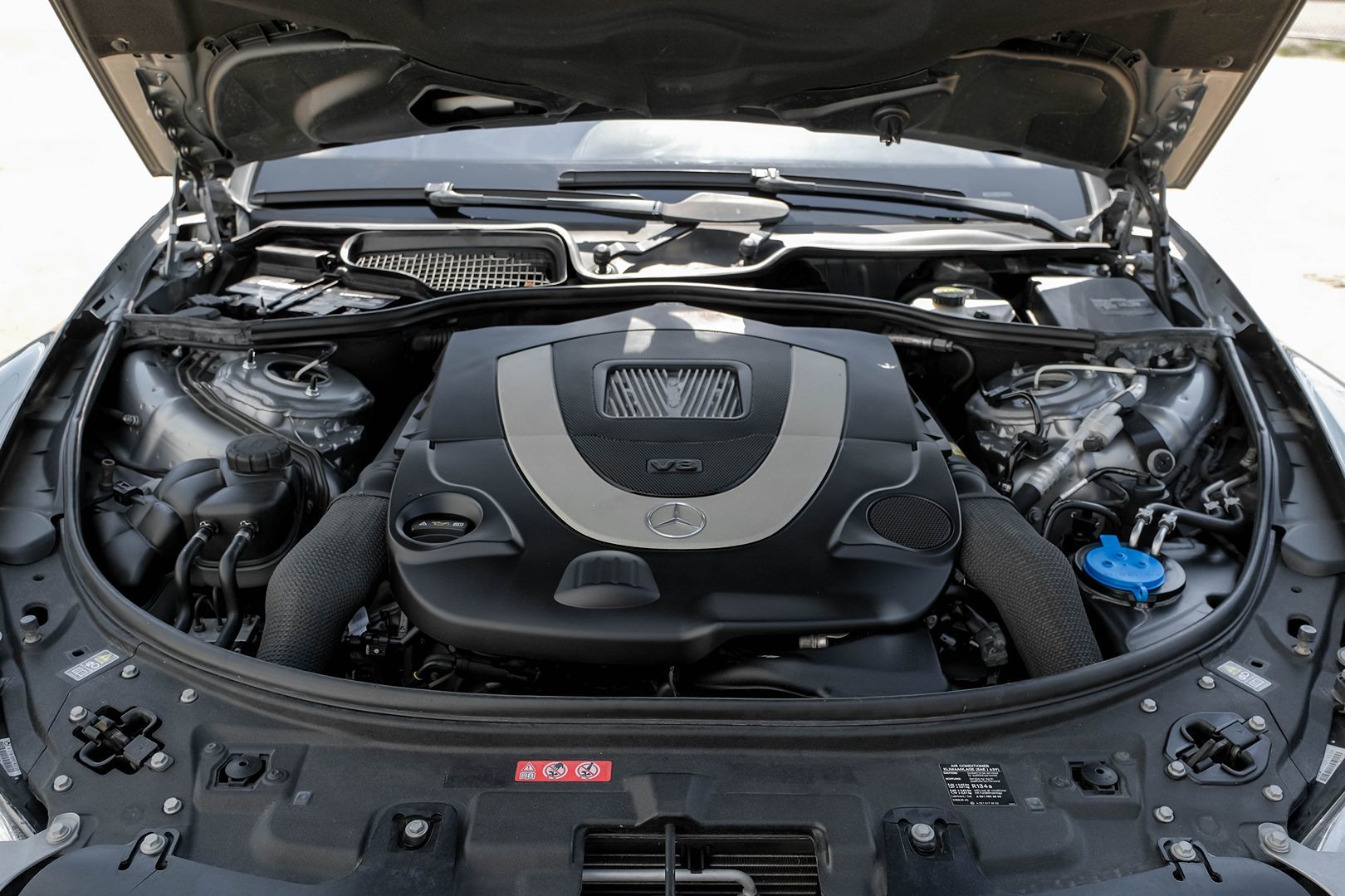 2010 Mercedes Benz CL 550 4MATIC photo 41