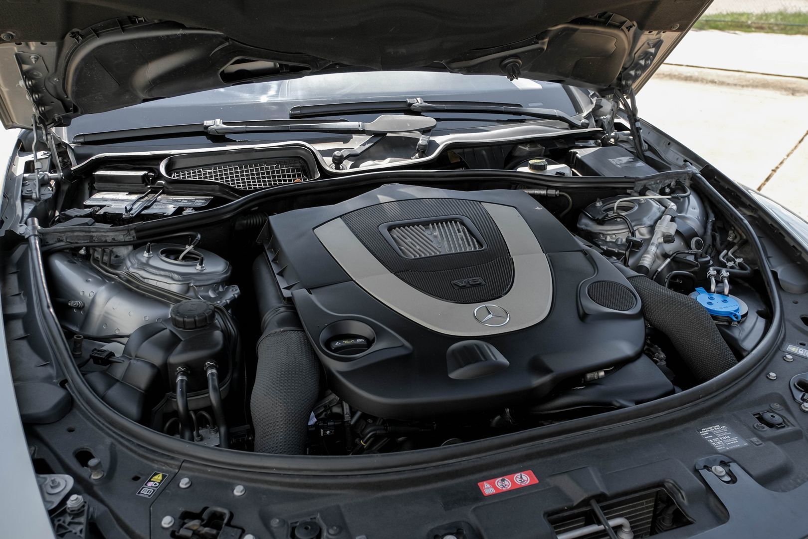 2010 Mercedes Benz CL 550 4MATIC photo 42