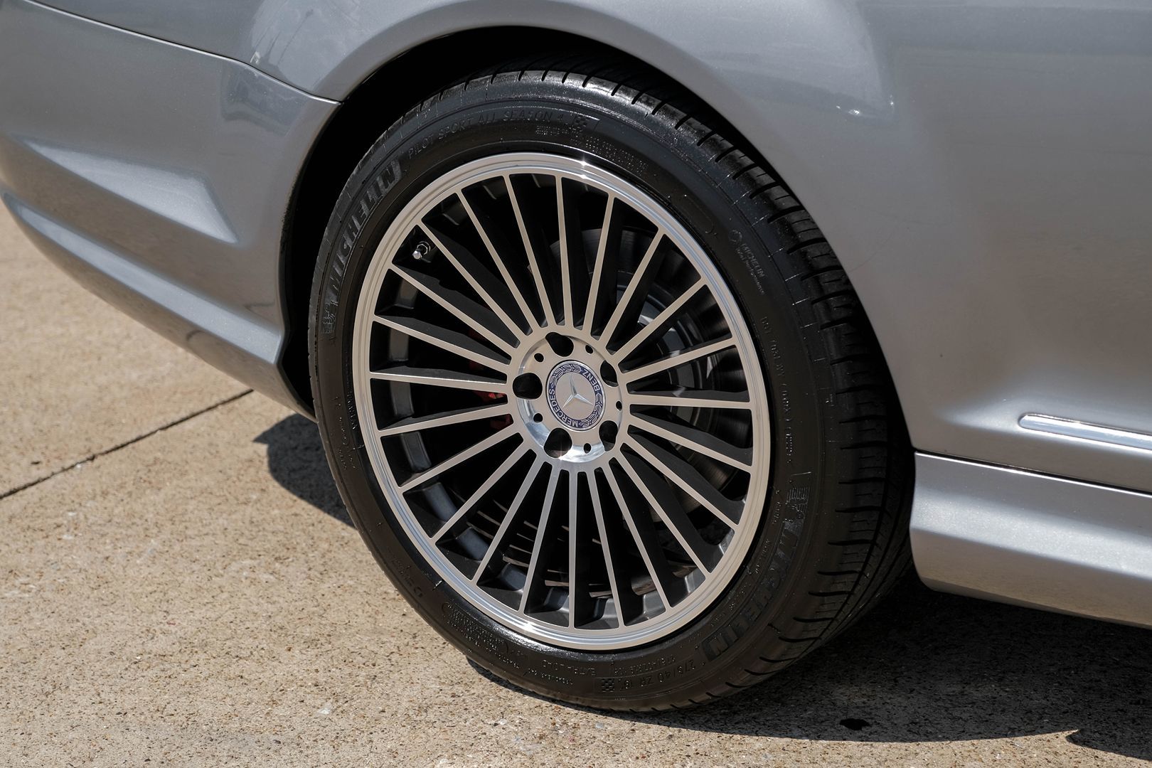 2010 Mercedes Benz CL 550 4MATIC photo 45