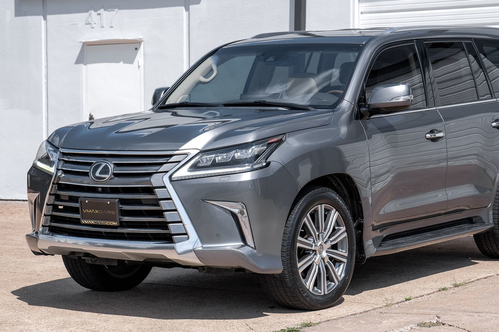 2016 Lexus LX 570 photo 5