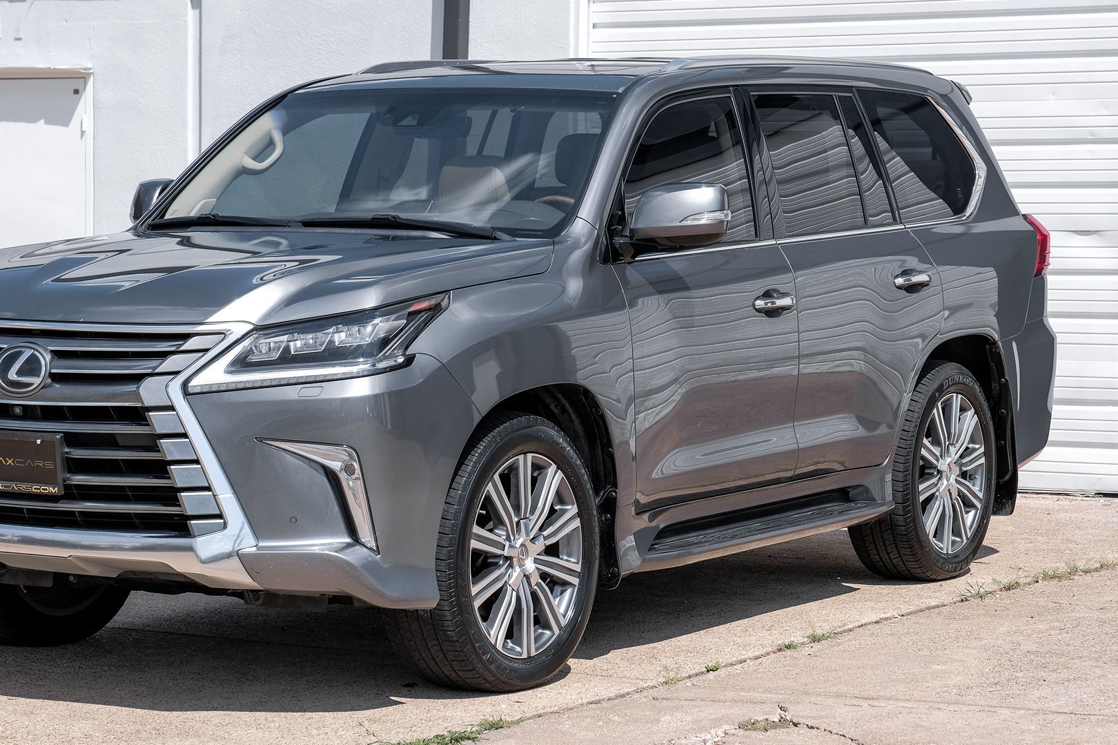 2016 Lexus LX 570 photo 6