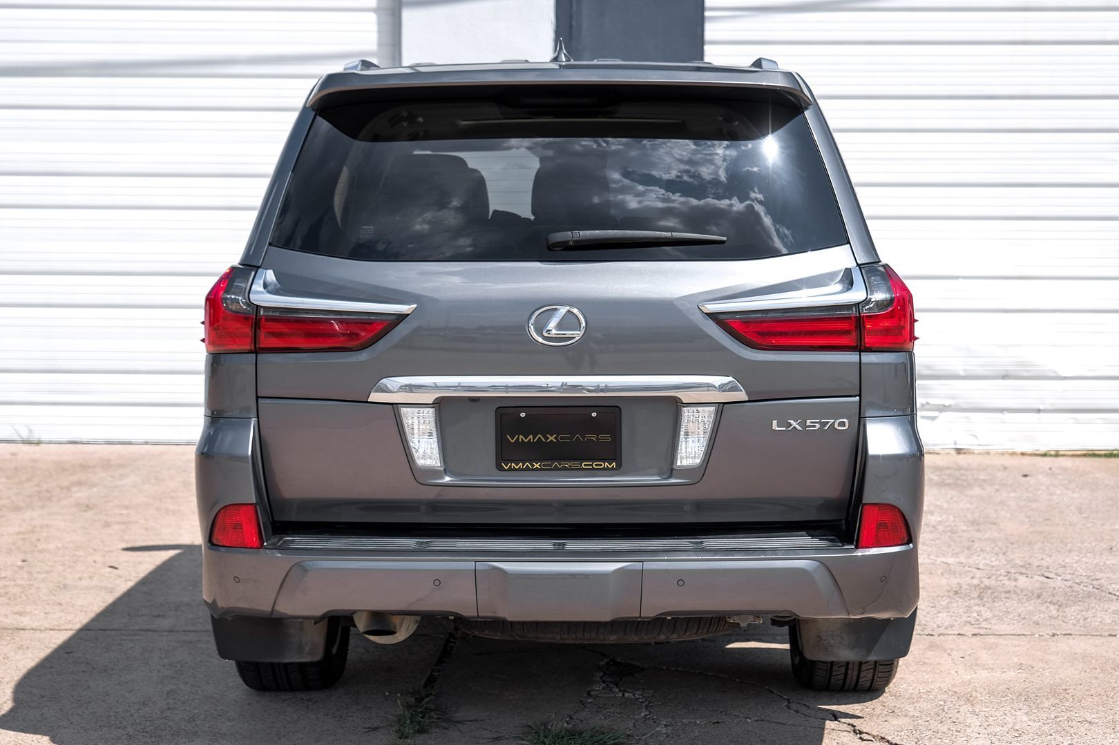 2016 Lexus LX 570 photo 12
