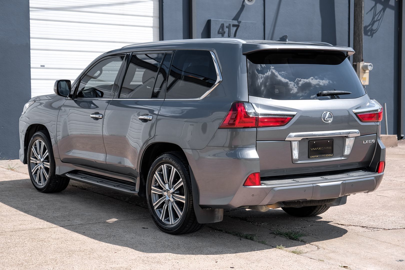 2016 Lexus LX 570 photo 13