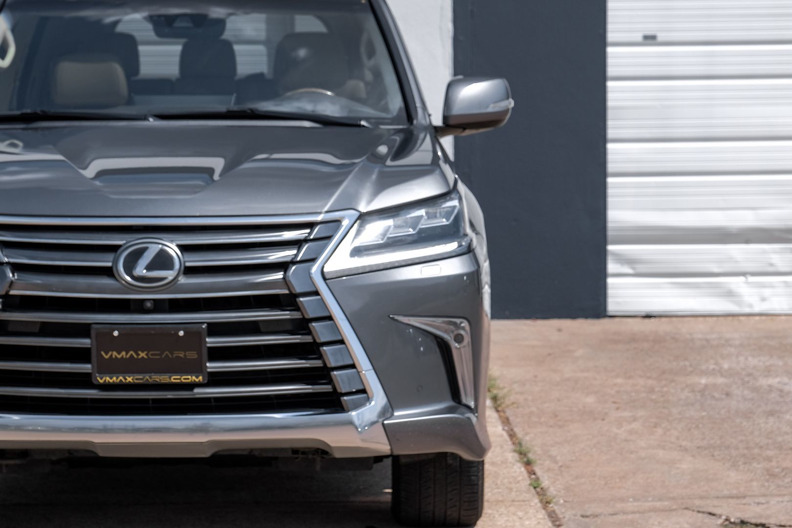 2016 Lexus LX 570 photo 44