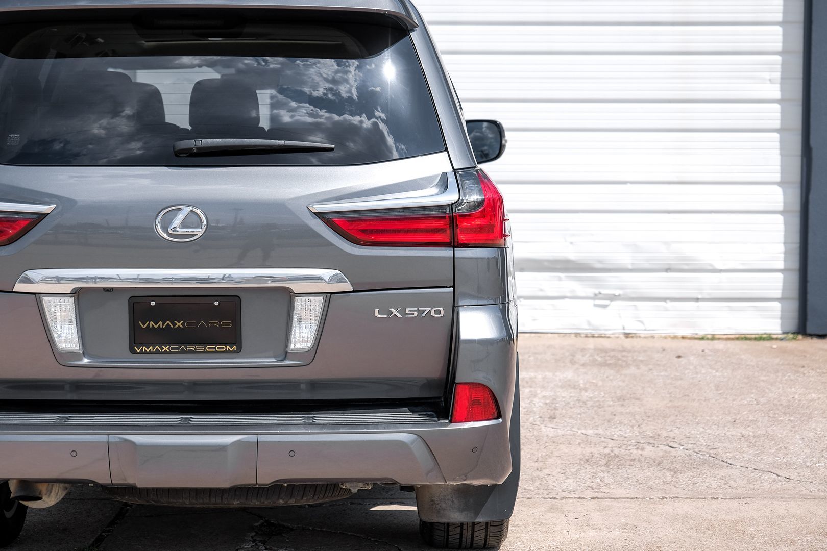 2016 Lexus LX 570 photo 45